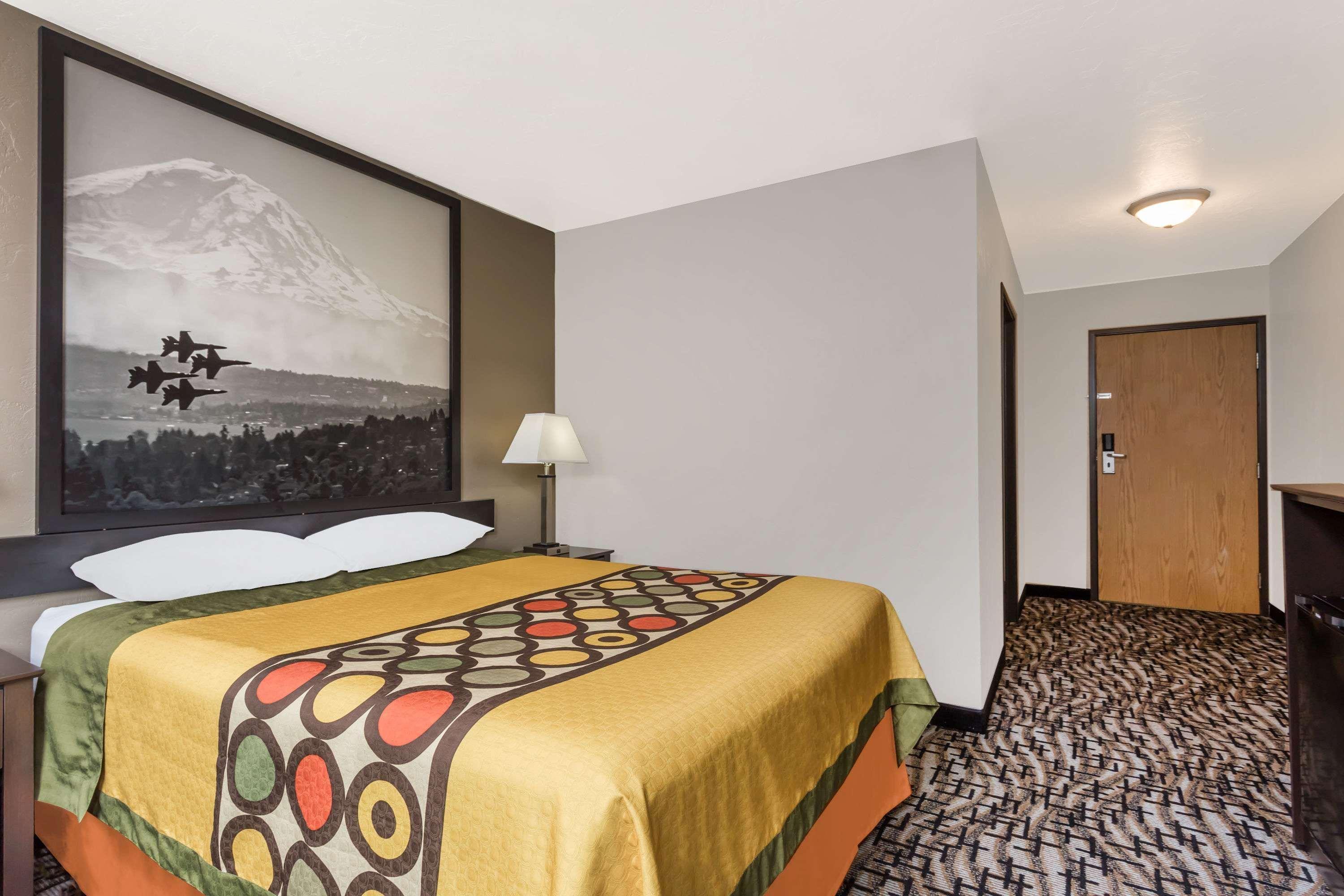 Super 8 By Wyndham Bremerton Εξωτερικό φωτογραφία
