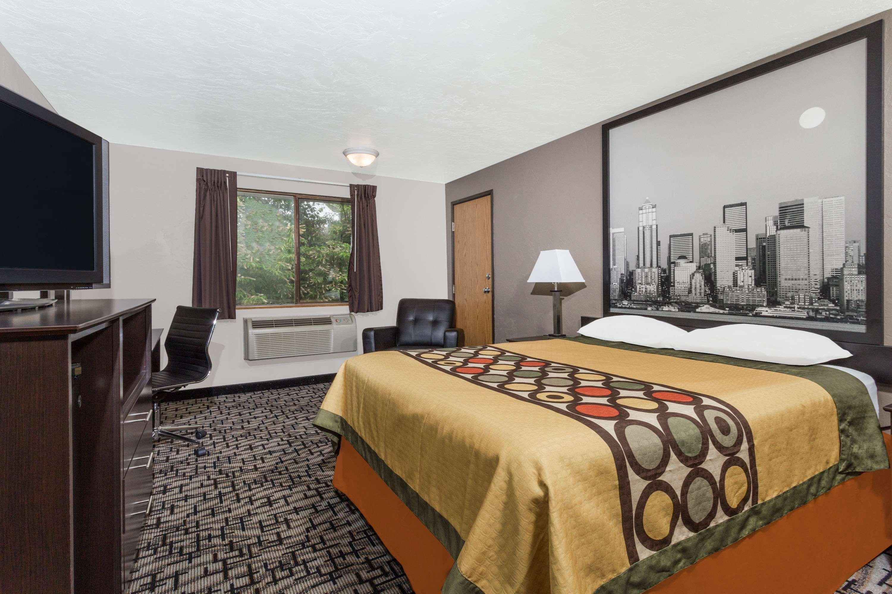Super 8 By Wyndham Bremerton Εξωτερικό φωτογραφία