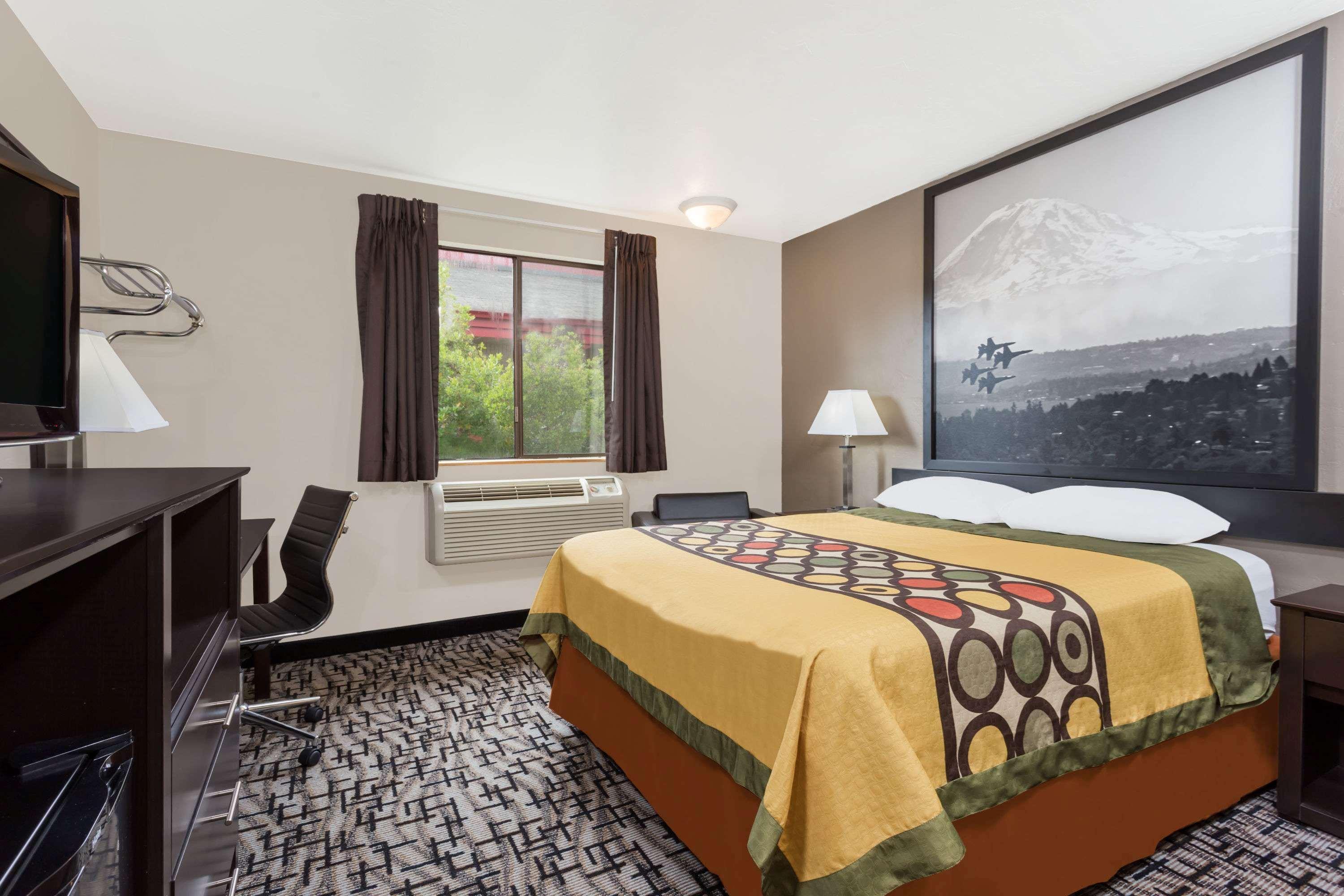 Super 8 By Wyndham Bremerton Εξωτερικό φωτογραφία