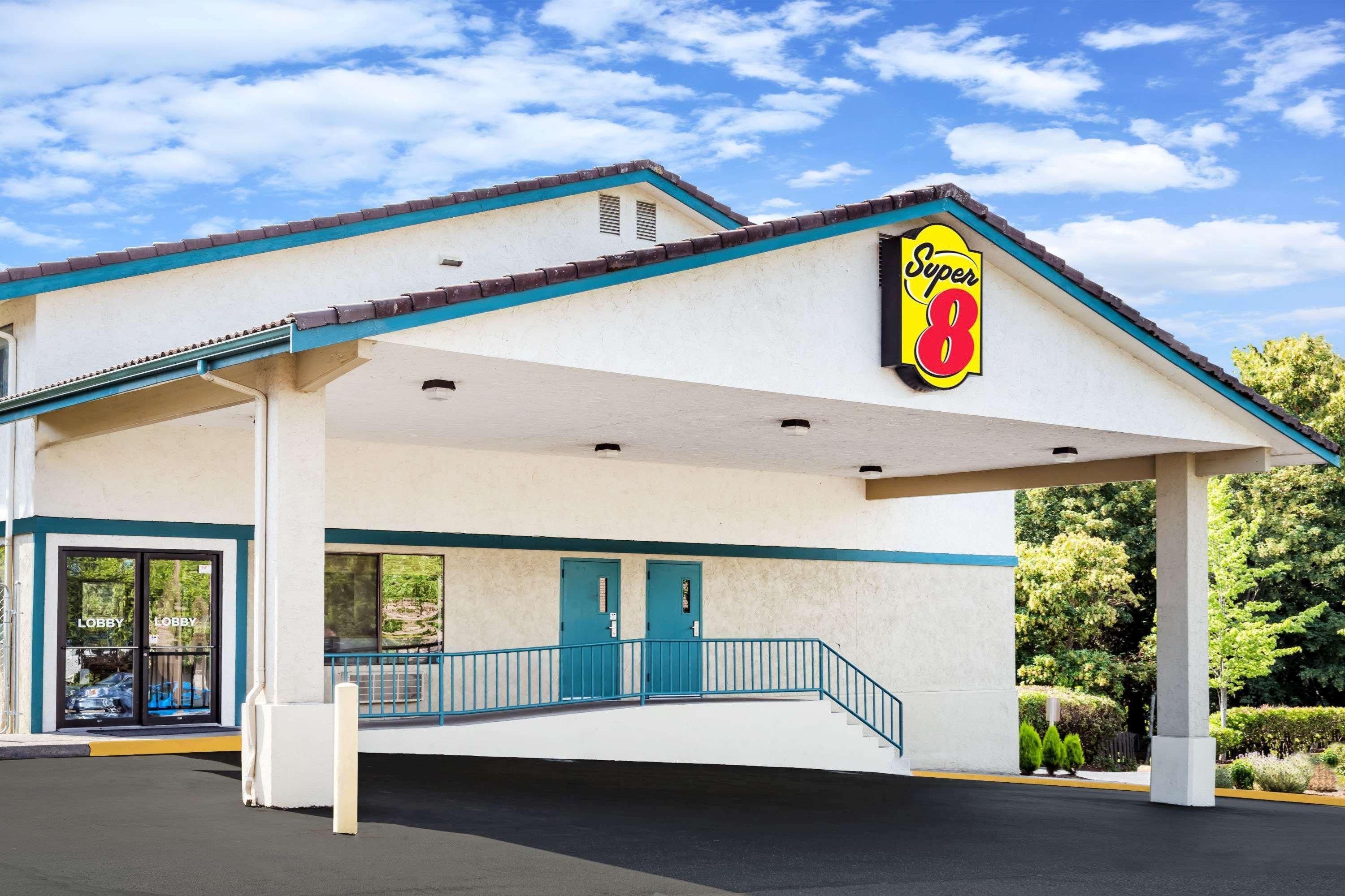 Super 8 By Wyndham Bremerton Εξωτερικό φωτογραφία