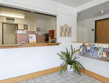 Super 8 By Wyndham Bremerton Εσωτερικό φωτογραφία